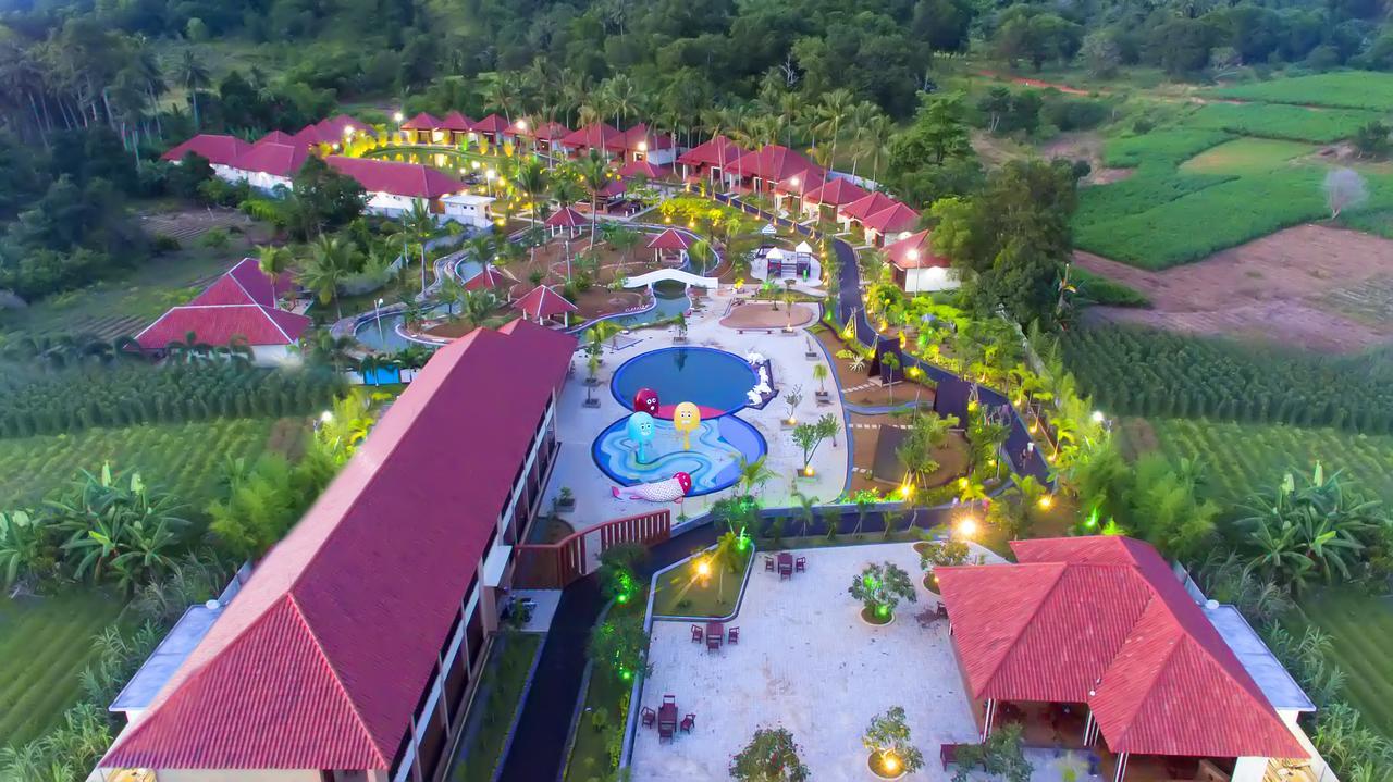 Dayang Resort Singkawang Bagian luar foto
